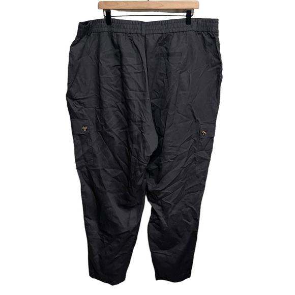 NWT Torrid Relaxed Taper Studio Lycell Linen High Rise Cargo Pants - Picture 4 of 11